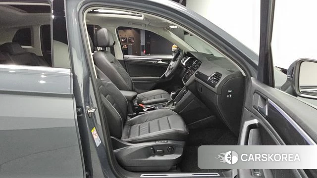 Volkswagen Tiguan second Generation 2024 Серый из Кореи, фото 3