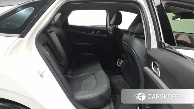 Kia The New K5 3rd generation 2024 Белый из Кореи, фото 3