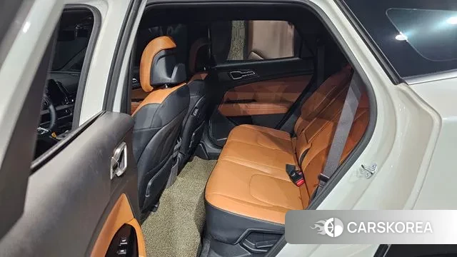 Kia Sportage 5th Generation Hybrid 2024 Белый из Кореи, фото 3