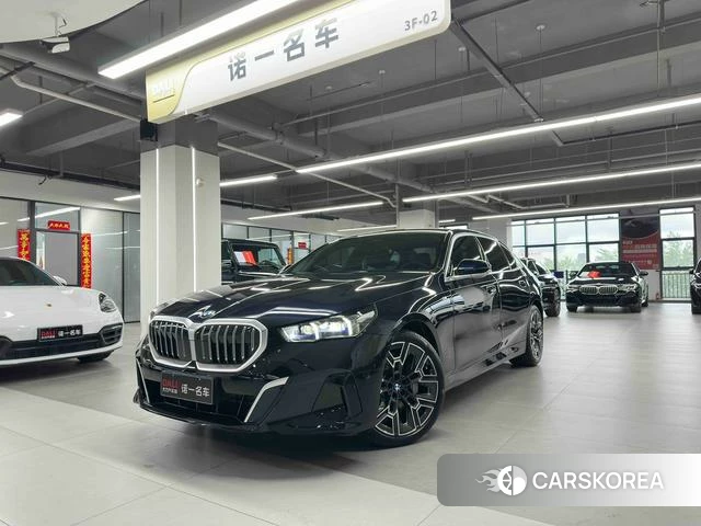 BMW 5 series 2025 Черный из Китая, фото 3