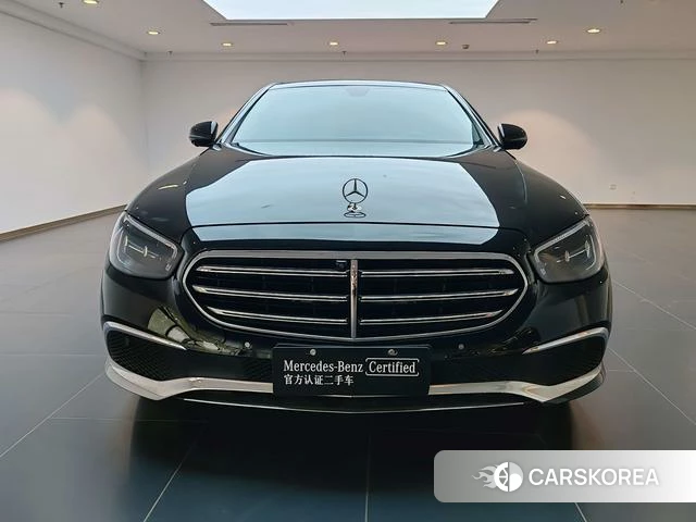 Mercedes-Benz E-class 2022 Черный из Китая, фото 3