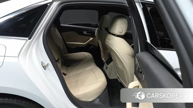 Audi A4 (B9) 2023 Белый из Кореи, фото 3
