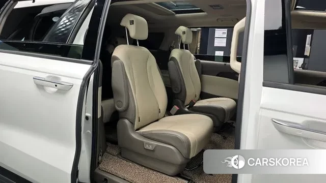 Kia Carnival 4th generation 2023 Белый из Кореи, фото 3