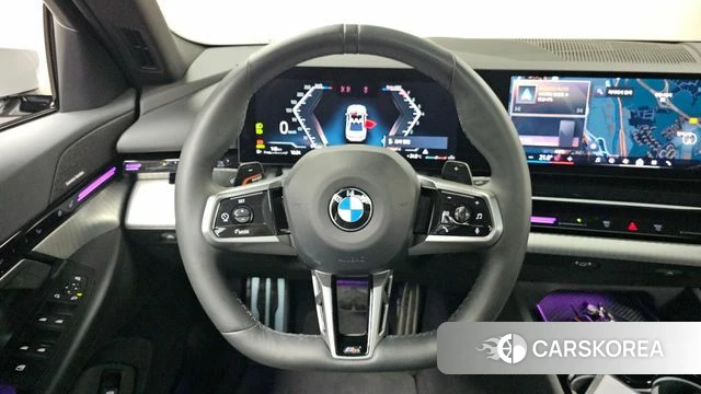 BMW 5 Series (G60) 2023 Белый из Кореи, фото 3