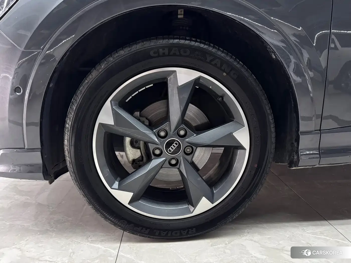 Audi Q3 2023 Silver/gray из Китая, фото 3