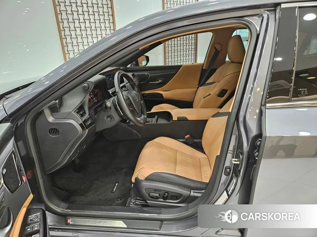 Lexus ES300h 7th generation 2024 Серый из Кореи, фото 3