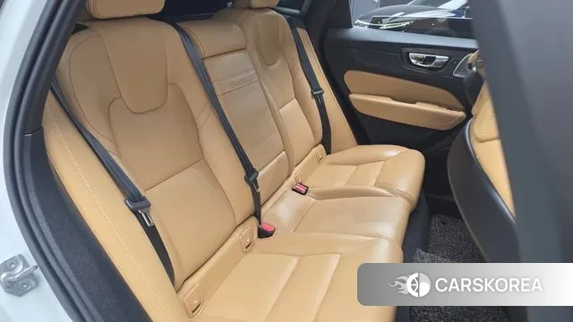 Volvo XC60 second Generation 2021 Белый из Кореи, фото 3