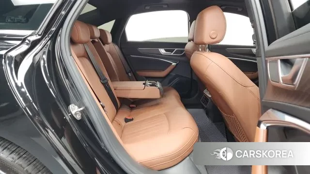 Audi A6 (C8) 2023 Черный из Кореи, фото 3