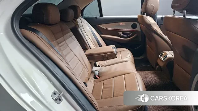 Mercedes-Benz E-Class W213 2019 Белый из Кореи, фото 3