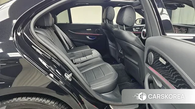 Mercedes-Benz E-Class W213 2023 Черный из Кореи, фото 3