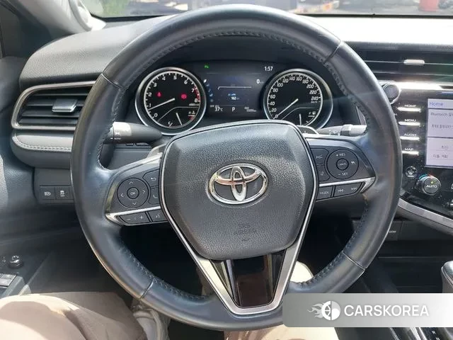 Toyota Camry (XV70) 2020 Серый из Кореи, фото 3