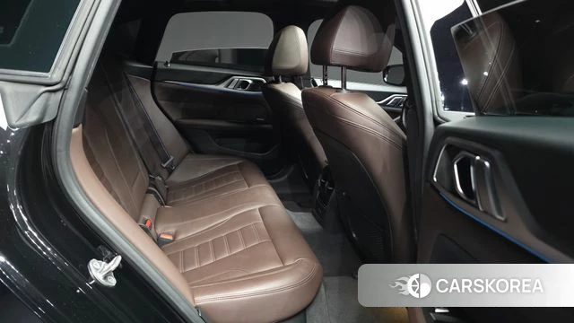 BMW i4 2022 Черный из Кореи, фото 3