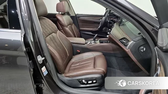 BMW 5 Series (G30) 2020 Серый из Кореи, фото 3