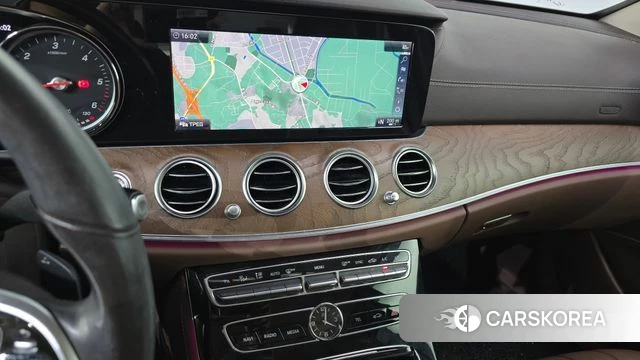 Mercedes-Benz E-Class W213 2019 Серебряный из Кореи, фото 3