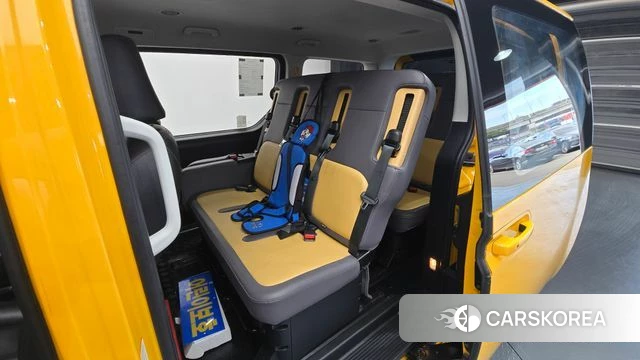 Hyundai Staria 2022 Желтый из Кореи, фото 3