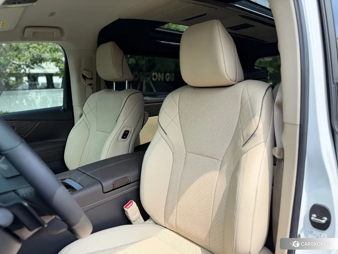 Toyota Elfa 2024 Белый из Китая, фото 3
