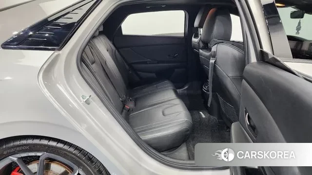 Hyundai Avante (CN7) 2022 Серебристо-серый из Кореи, фото 3