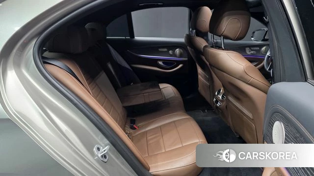 Mercedes-Benz E-Class W213 2022 Песочный из Кореи, фото 3