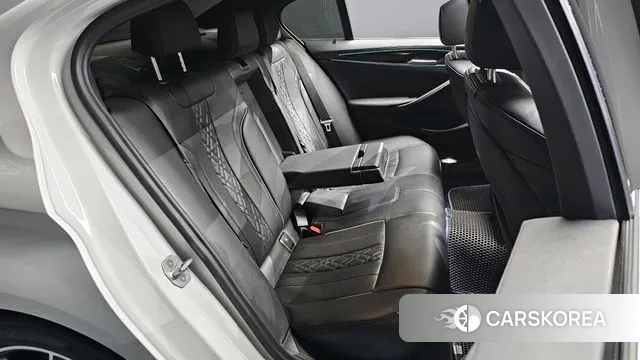 BMW 5 Series (G30) 2021 Белый из Кореи, фото 3