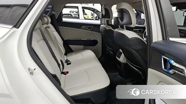 Kia Sportage 5th Generation Hybrid 2021 Белый из Кореи, фото 3