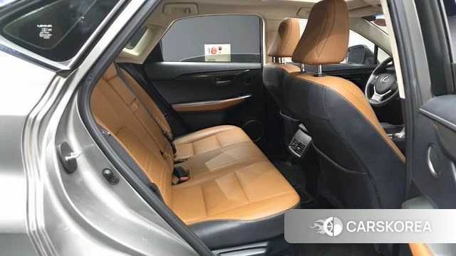 Lexus NX300h 2018 Серебристо-серый из Кореи, фото 3