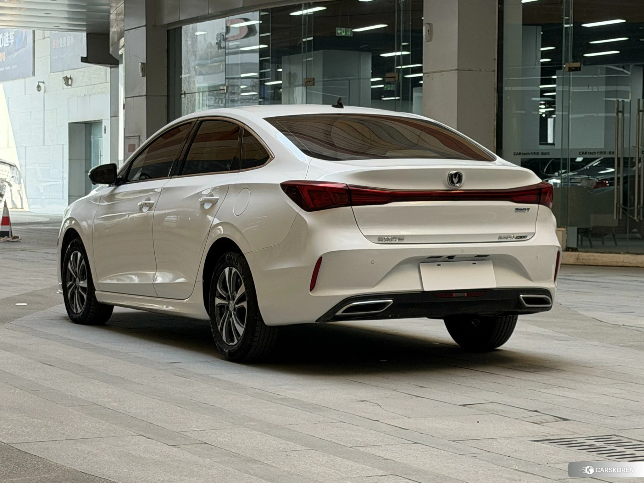 Chang'an Yidong 2023 Белый из Китая, фото 3