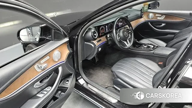 Mercedes-Benz E-Class W213 2018 Черный из Кореи, фото 3