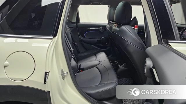 Mini Cooper 2022 Жемчужный цвет из Кореи, фото 3