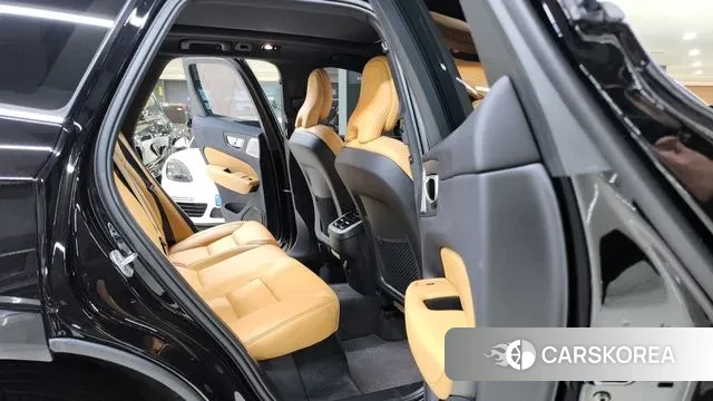 Volvo XC60 second Generation 2023 Черный из Кореи, фото 3
