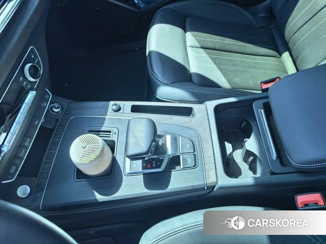 Audi Q5L 2023 Черный из Китая, фото 3