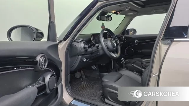 Mini Cooper 2022 Песочный из Кореи, фото 3