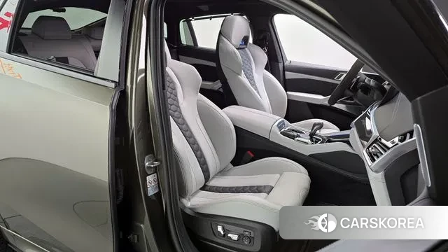 BMW X6M (G06) 2021 Песочный из Кореи, фото 3