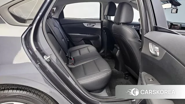 Kia The New K3 2nd generation 2022 Серый из Кореи, фото 3