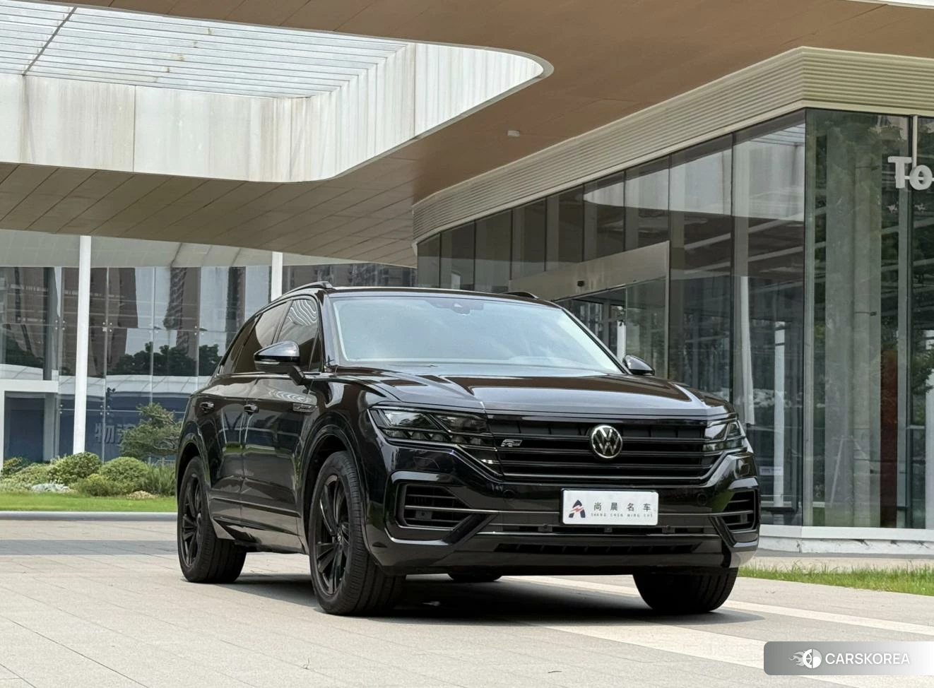 Volkswagen Touareg 2021 Черный из Китая, фото 3