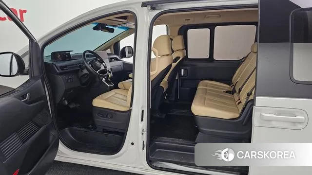 Hyundai Staria 2023 Белый из Кореи, фото 3