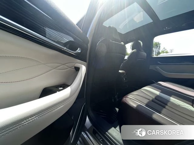 Geely Automobile Xingyue L 2021 Темно-серый из Китая, фото 3