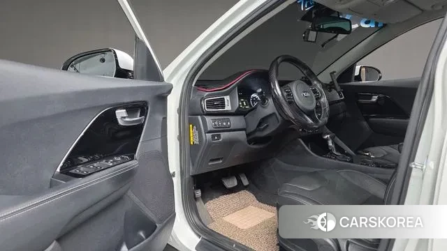 Kia Niro 2018 Белый из Кореи, фото 3