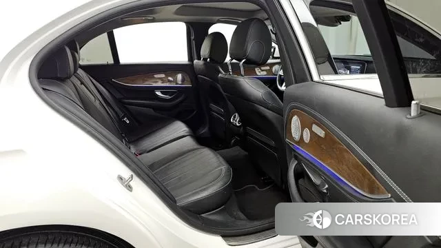 Mercedes-Benz E-Class W213 2019 Белый из Кореи, фото 3