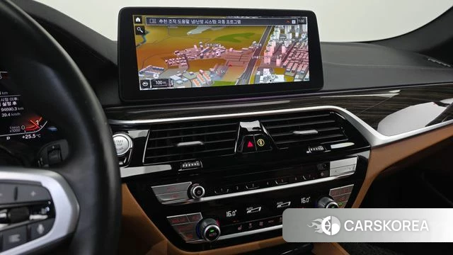 BMW 5 Series (G30) 2021 Белый из Кореи, фото 3