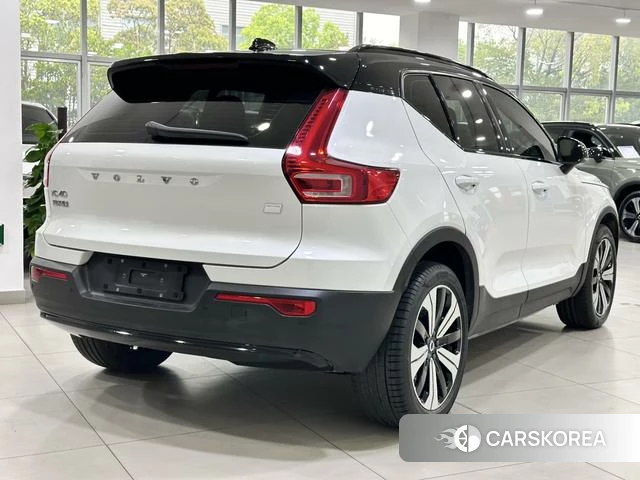 Volvo XC40 EV 2023 Белый из Китая, фото 3
