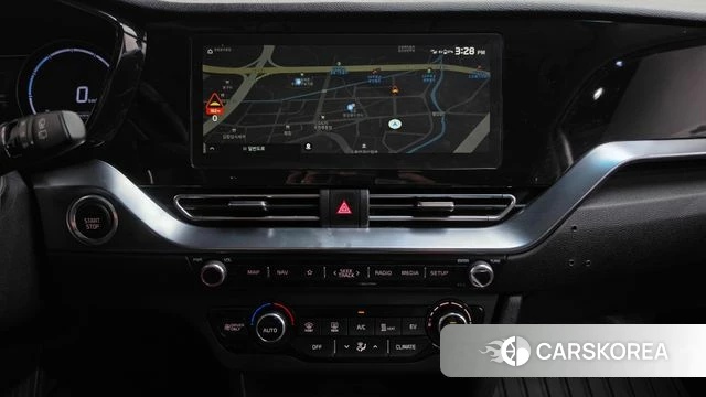 Kia Niro Plus 2023 Белый из Кореи, фото 3