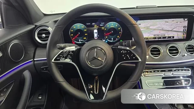 Mercedes-Benz E-Class W213 2023 Белый из Кореи, фото 3