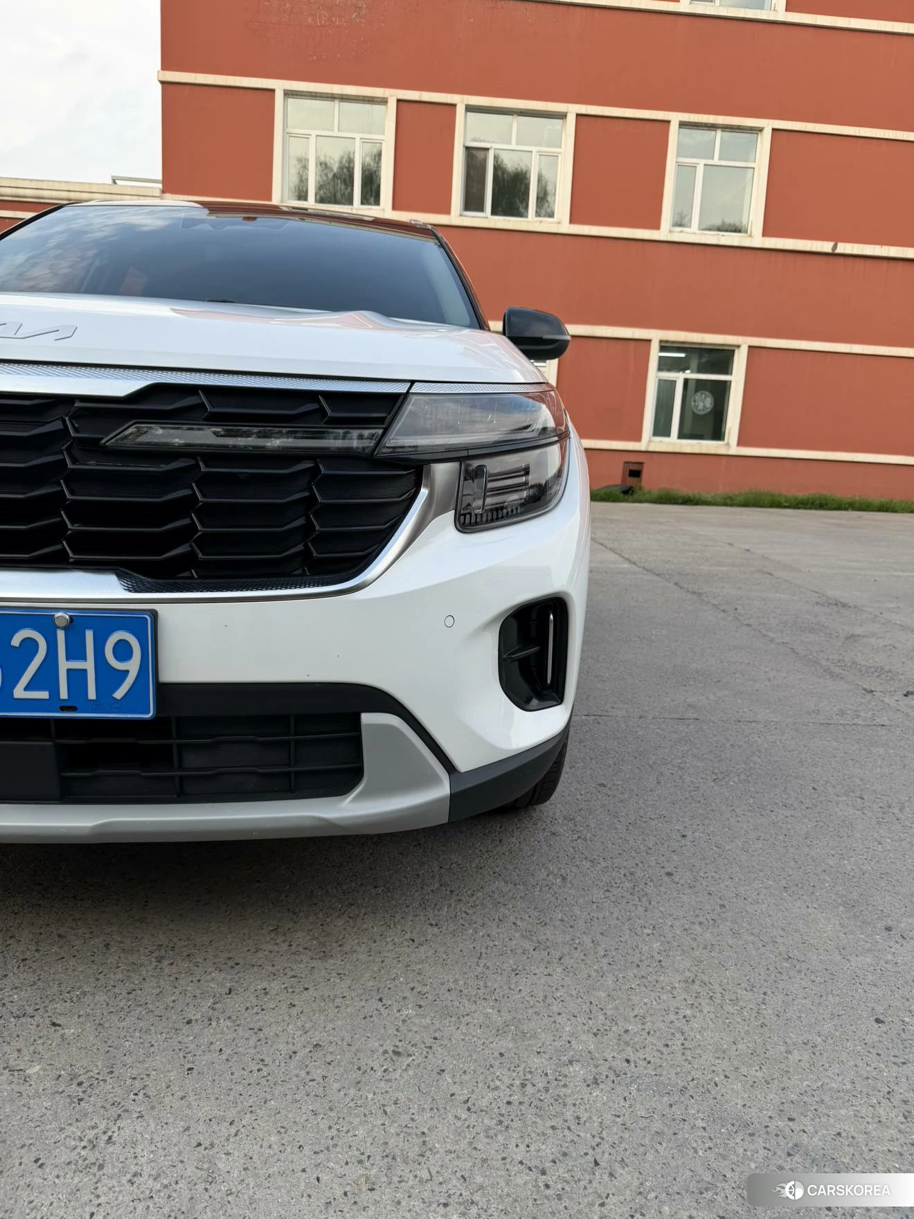 Kia Seltos 2023 Белый из Китая, фото 3