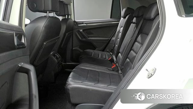 Volkswagen Tiguan second Generation 2018 Белый из Кореи, фото 3