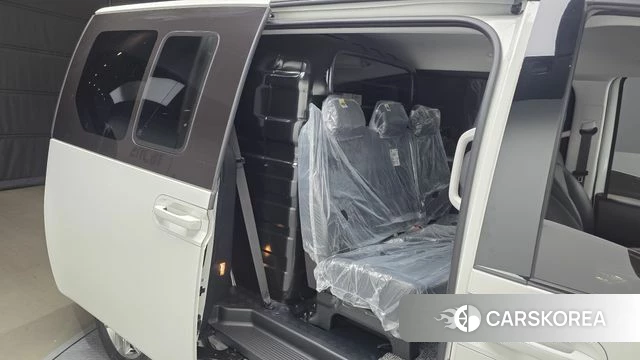 Hyundai Staria 2024 Белый из Кореи, фото 3