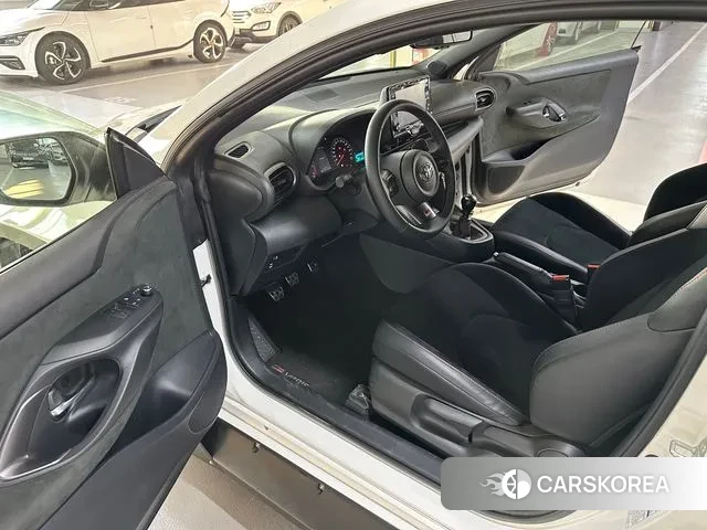Toyota Yaris (Beats) 2021 Белый из Кореи, фото 3