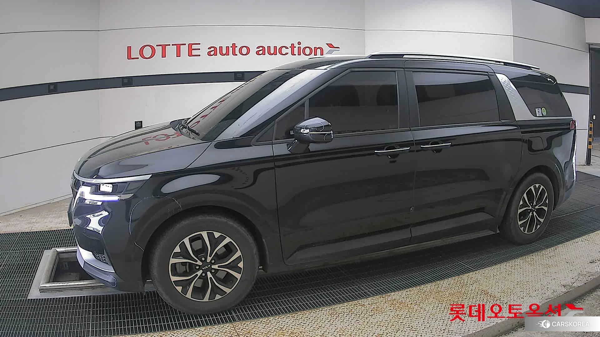 Kia Carnival 2023 Aurora Black Pearl из Кореи, фото 3