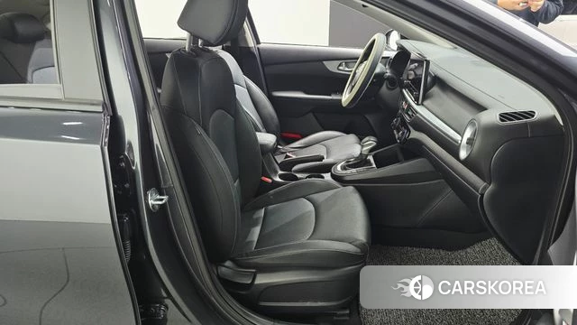 Kia The New K3 2nd generation 2023 Серый из Кореи, фото 3