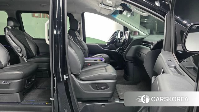 Hyundai Staria 2022 Черный из Кореи, фото 3