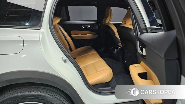 Volvo V60 Cross-Country 2nd Generation 2021 Белый из Кореи, фото 3